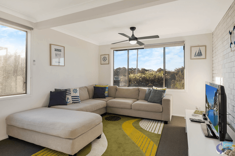 30 Binalong Street, DALMENY, NSW 2546