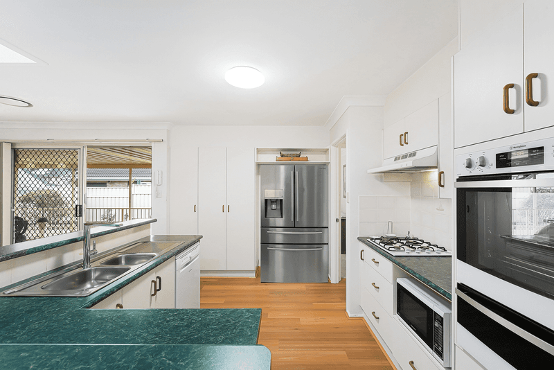 5 Manooka Road, POINT CLARE, NSW 2250