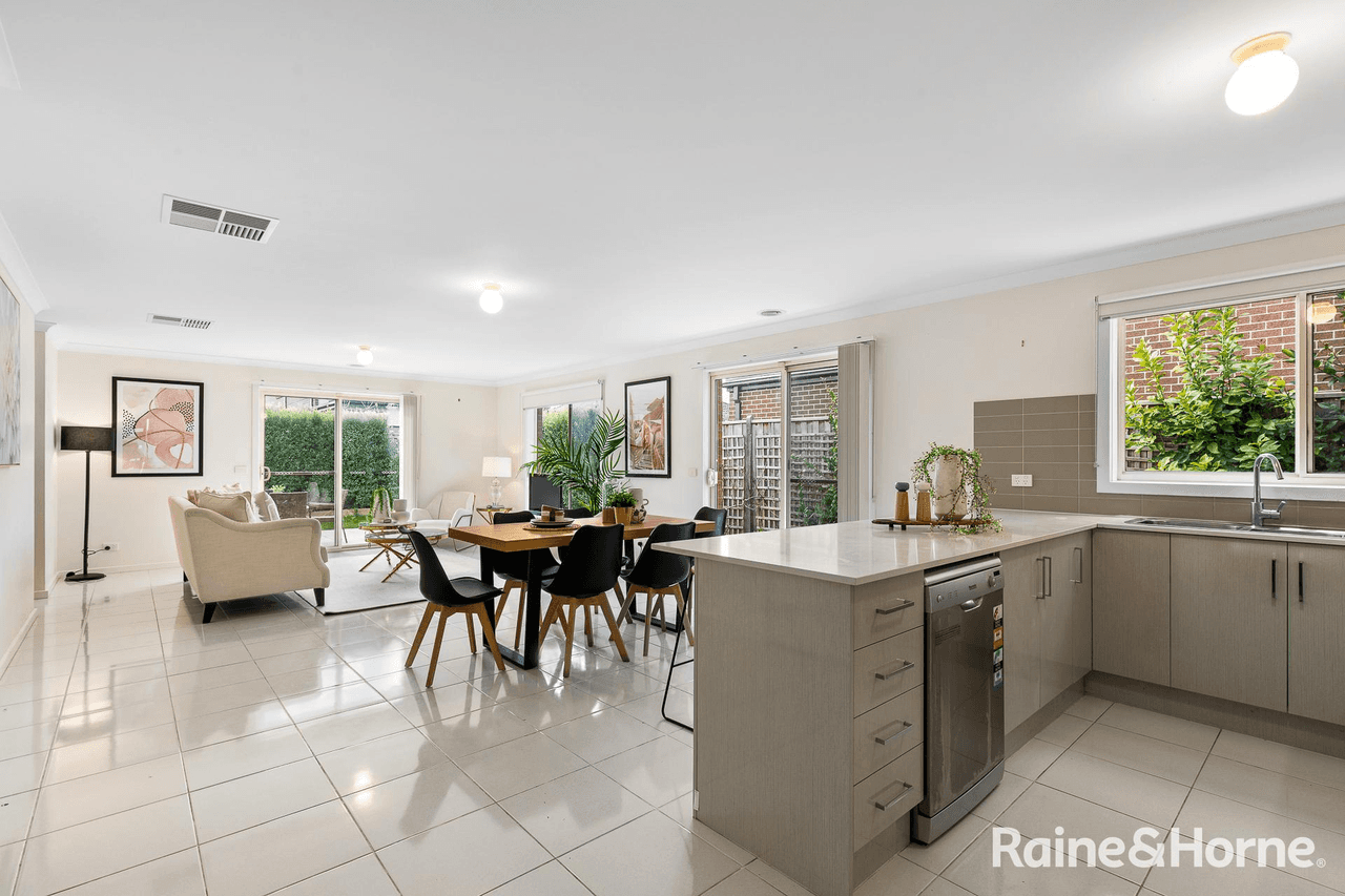 5 Coronat Drive, WILLIAMS LANDING, VIC 3027