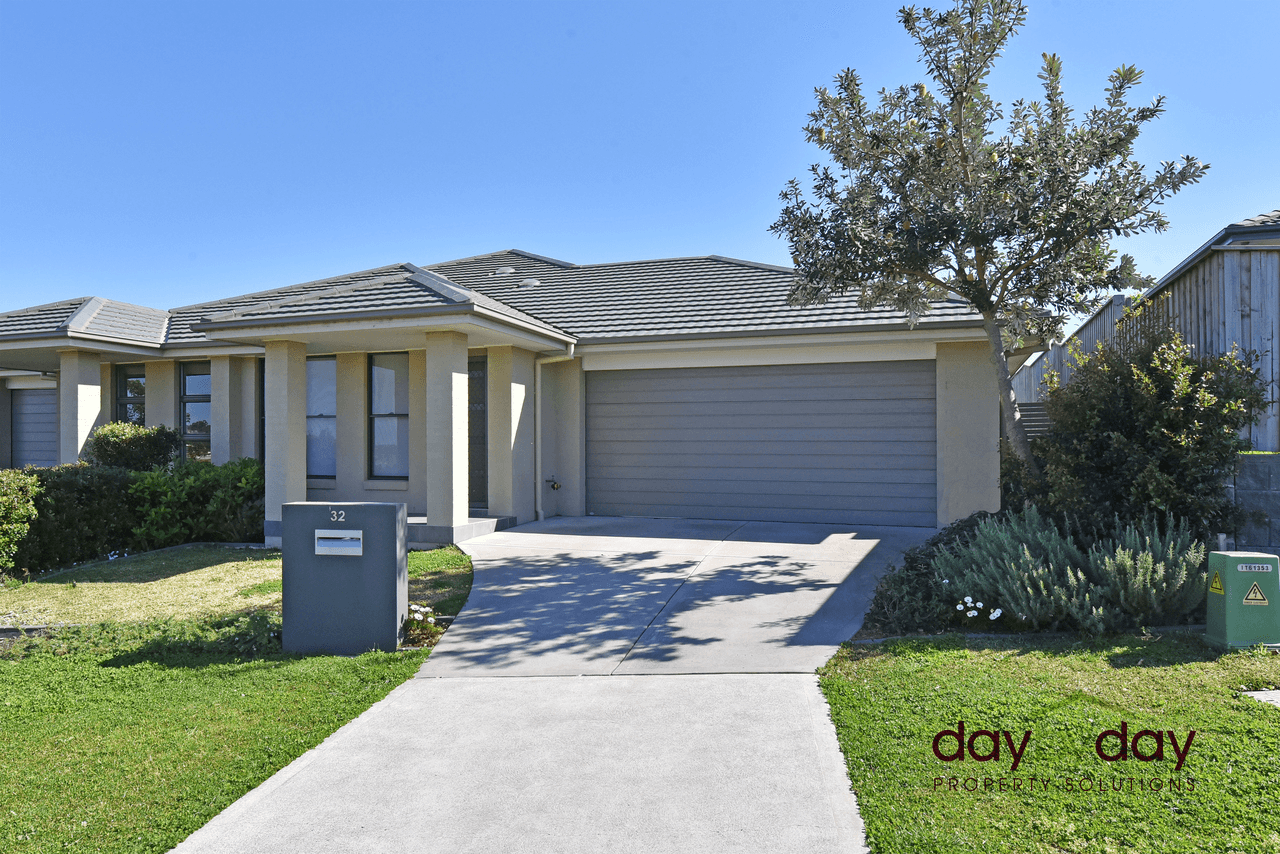 32 Threlkeld Cres, Fletcher, NSW 2287