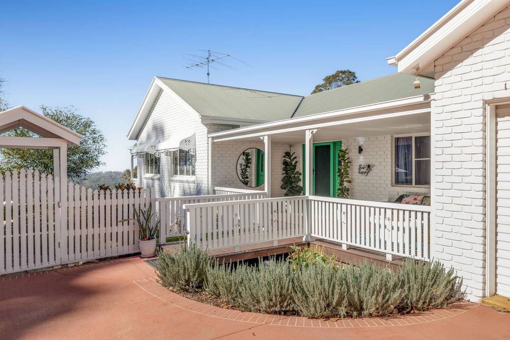 1 Eclipse Court, HIGHFIELDS, QLD 4352