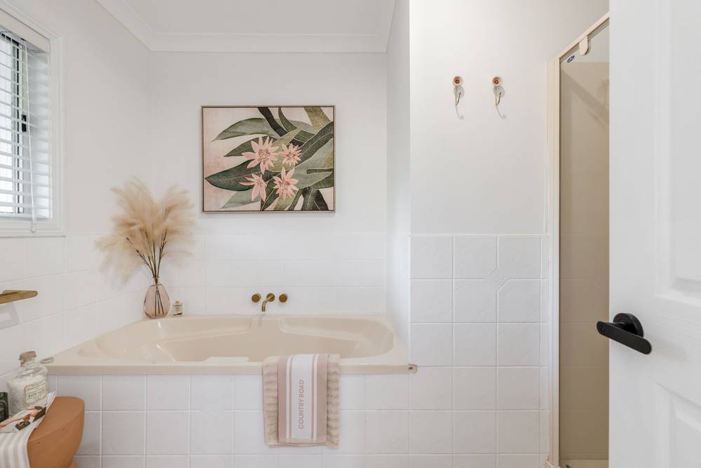 1 Eclipse Court, HIGHFIELDS, QLD 4352
