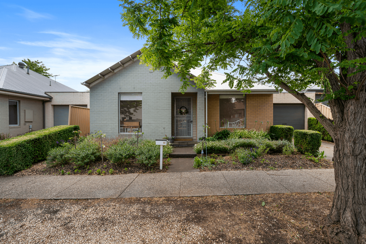 22 Hawthorn Way, CAROLINE SPRINGS, VIC 3023