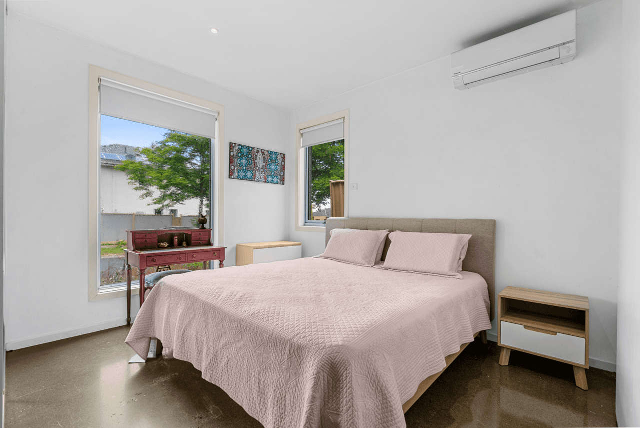 22 Hawthorn Way, CAROLINE SPRINGS, VIC 3023