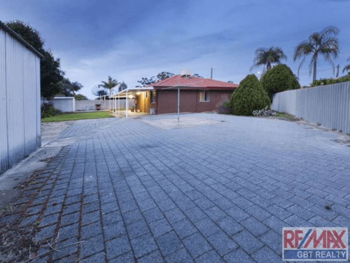 55 Danbury Crescent, GIRRAWHEEN, WA 6064