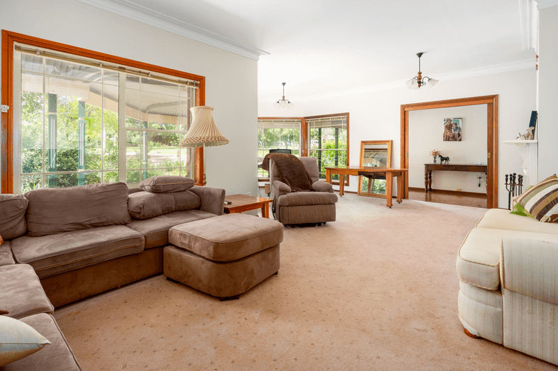 6 Dunnering Close, Lochinvar, NSW 2321