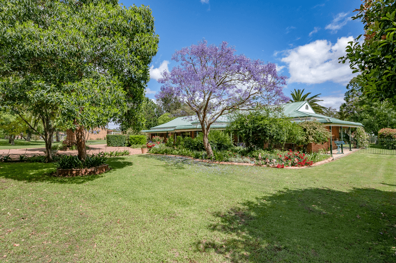 6 Dunnering Close, Lochinvar, NSW 2321