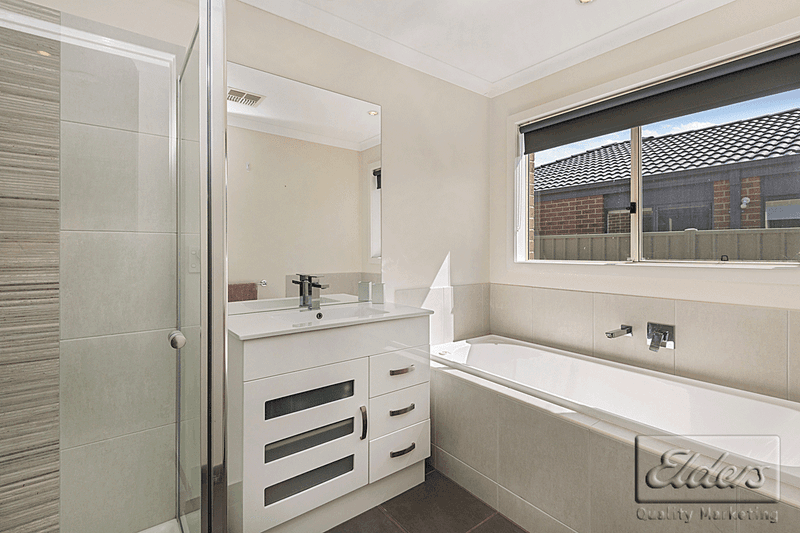 22 GREENFIELD Drive, EPSOM, VIC 3551