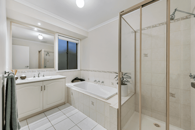 25 Panorama Drive, Hillside, VIC 3037