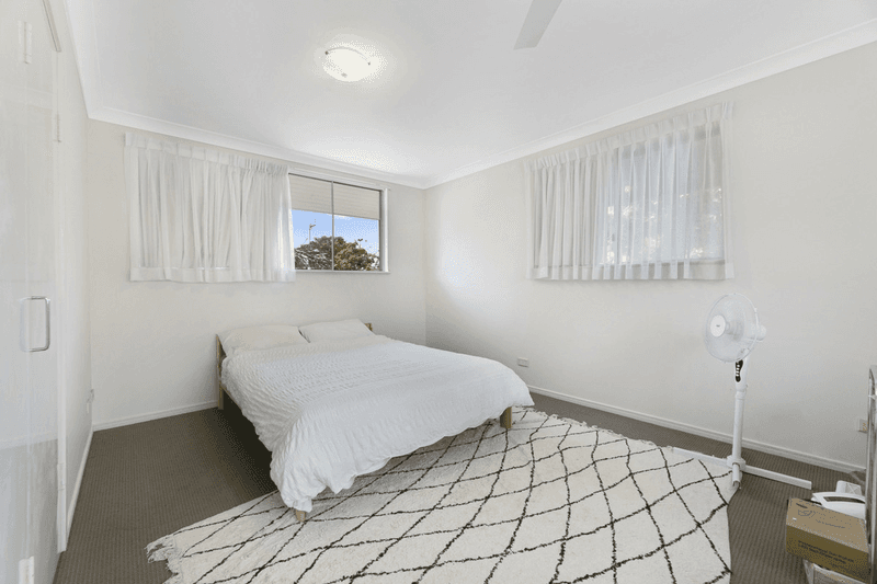 4/14 Lawson Street, SOUTHPORT, QLD 4215