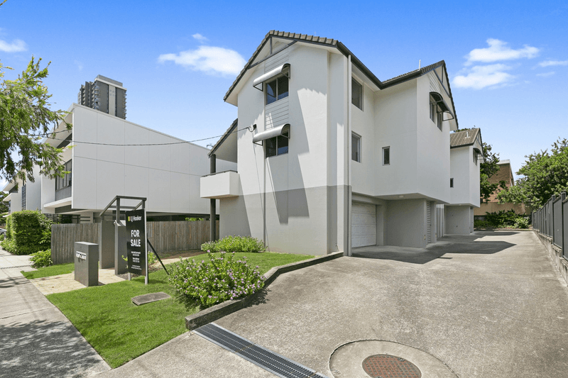 4/14 Lawson Street, SOUTHPORT, QLD 4215