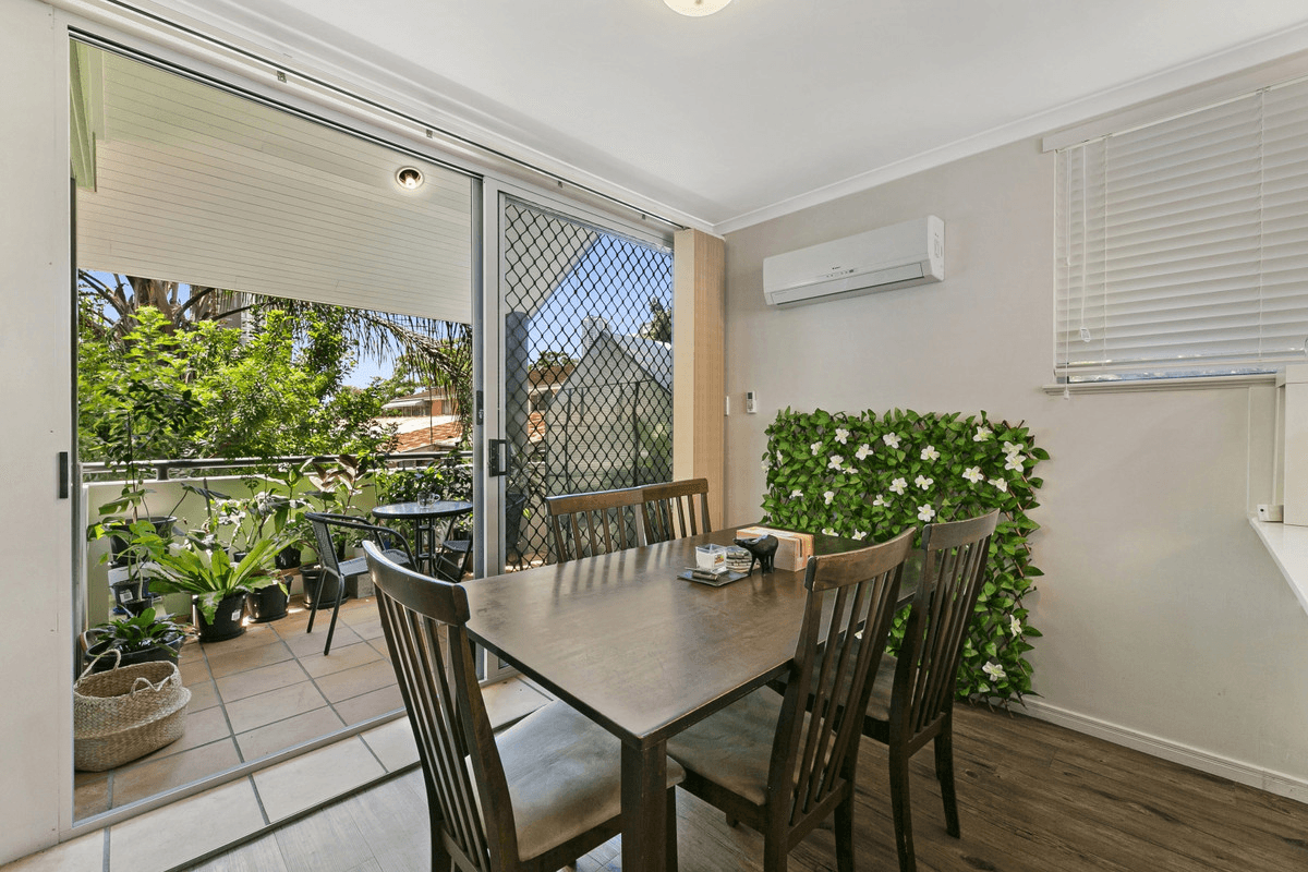 4/14 Lawson Street, SOUTHPORT, QLD 4215