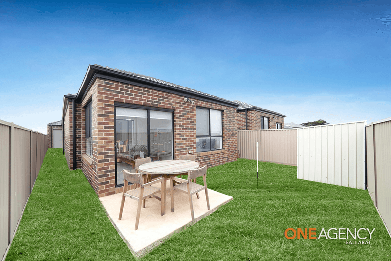2/17 Masters Drive, Winter Valley, VIC 3358