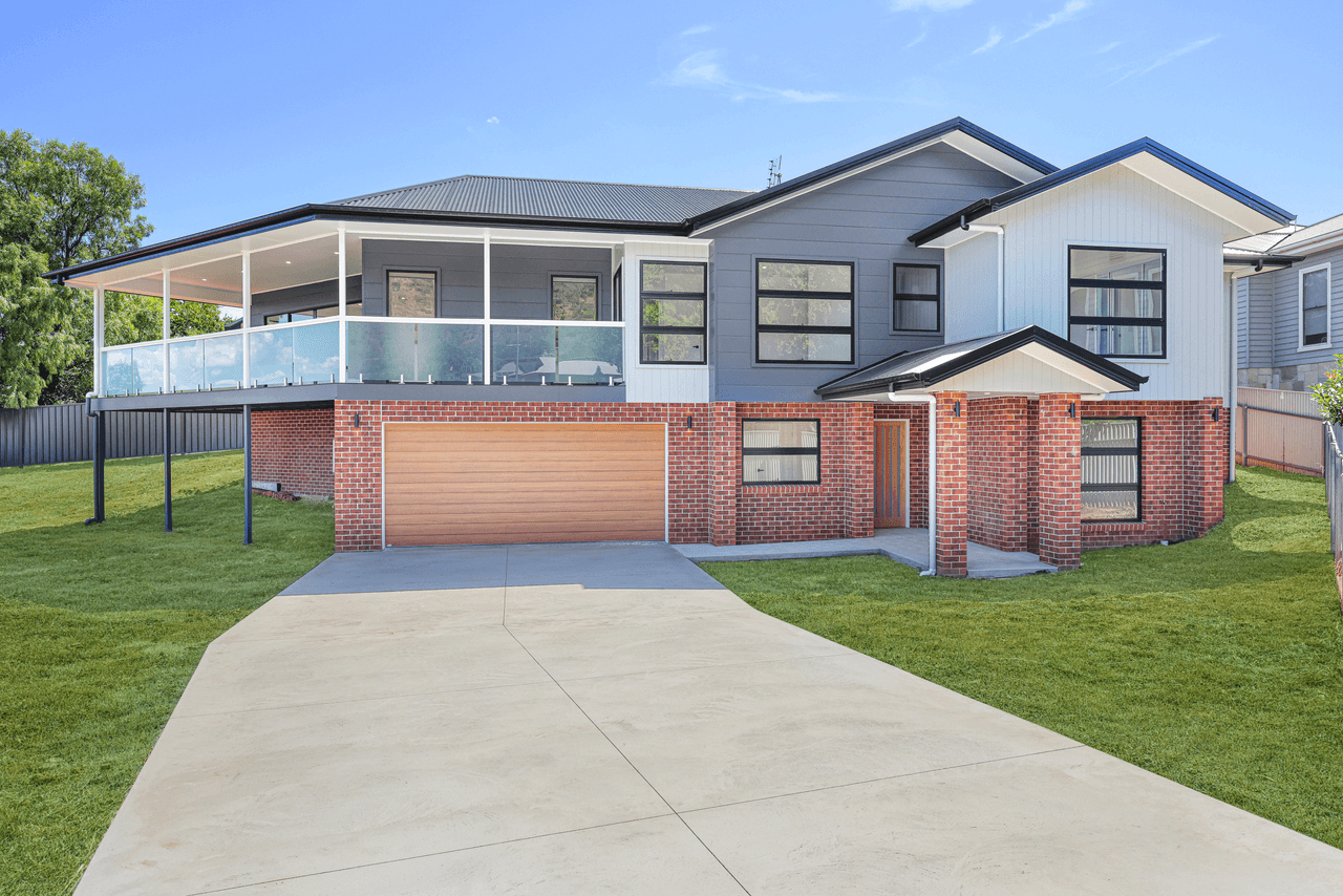 14 Emerald Avenue, TAMWORTH, NSW 2340