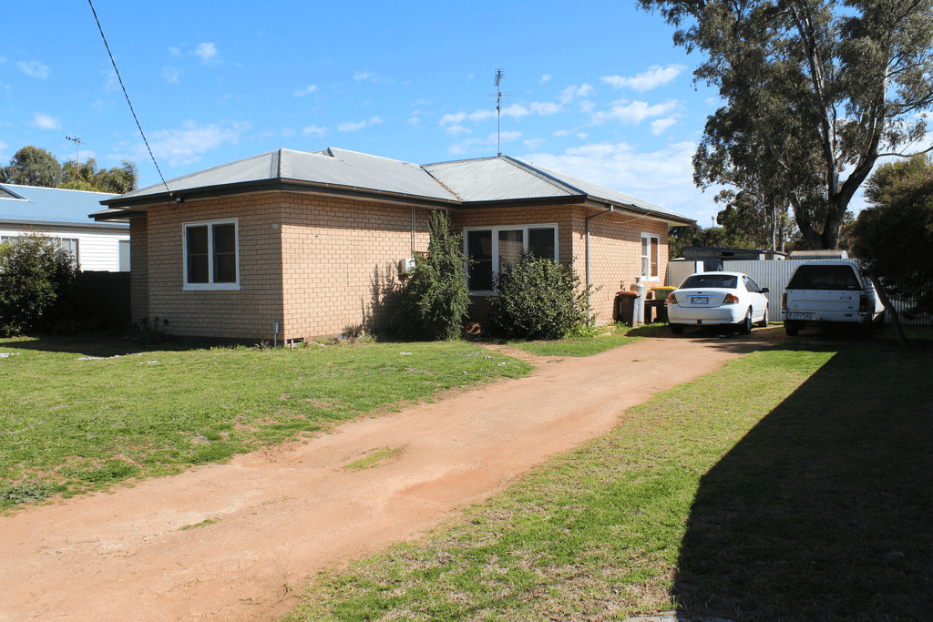 18 Leonora, ROBINVALE, VIC 3549