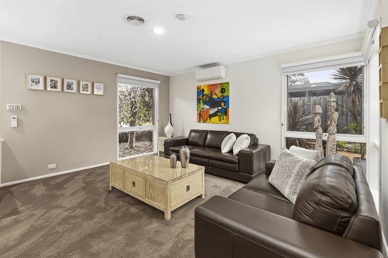 18 Lakesfield Drive, Lysterfield, VIC 3156