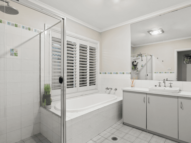 17 Middle Tree Close, HAMLYN TERRACE, NSW 2259