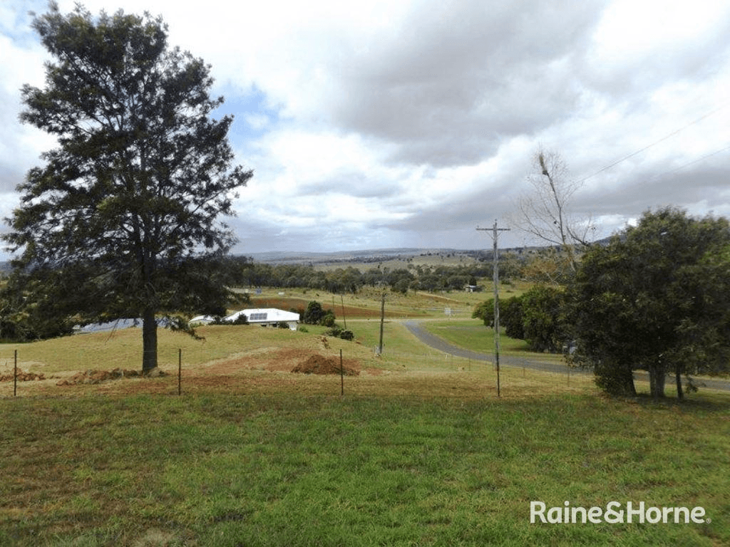 13 Magnussens Drive, TINGOORA, QLD 4608