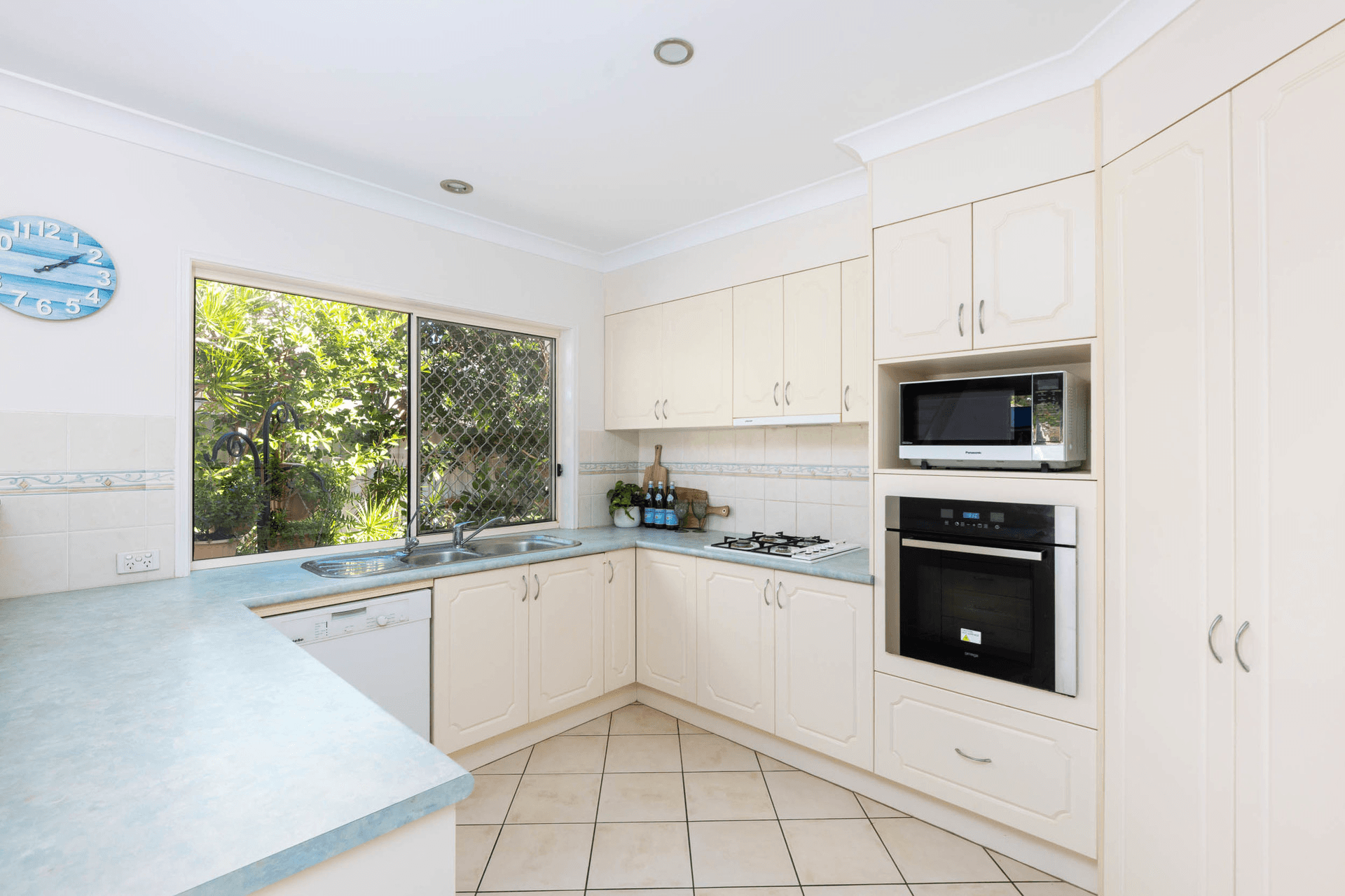 3 Maldives Way, Burleigh Waters, QLD 4220