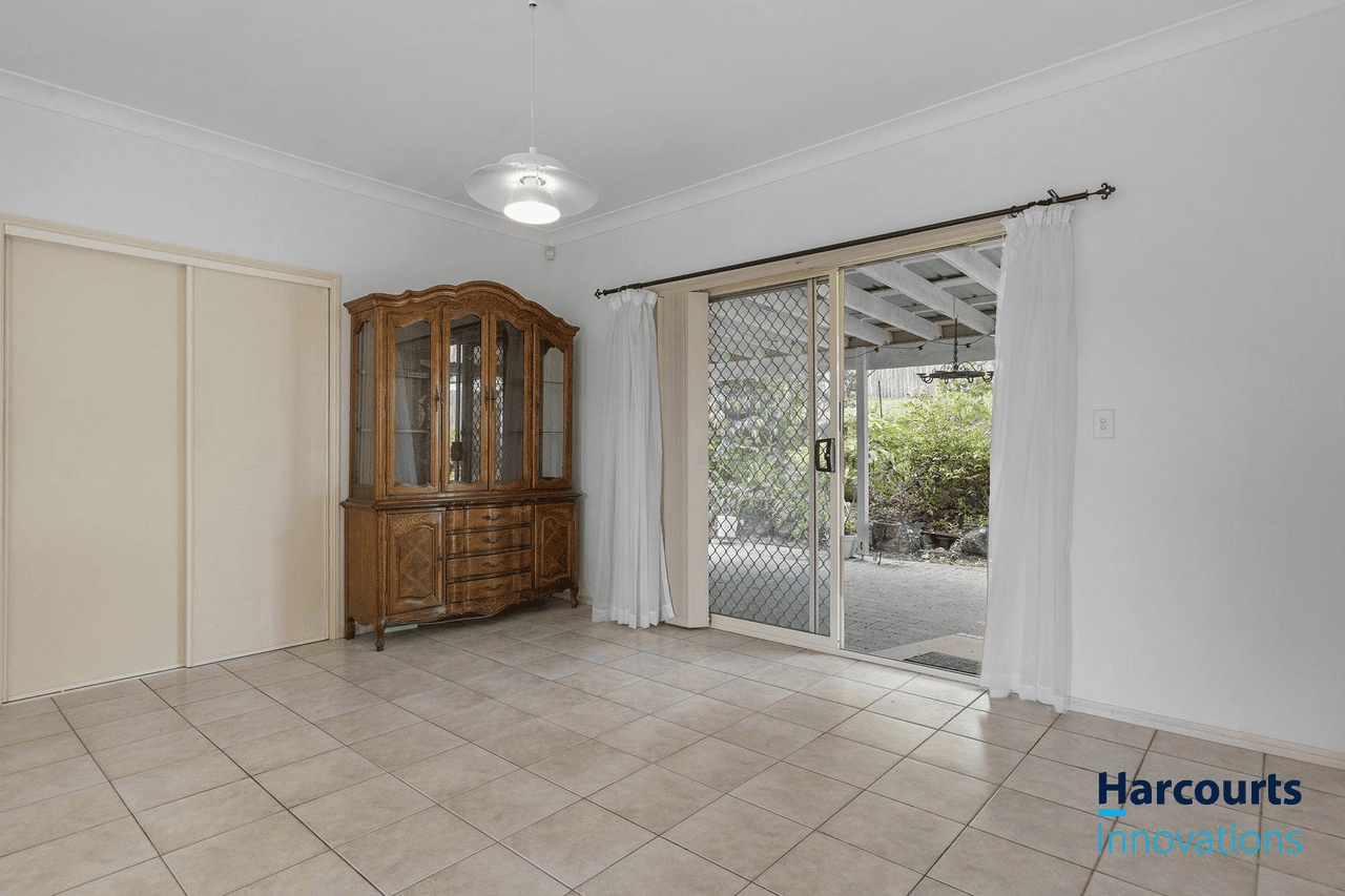 6 Kings Park Court, OXENFORD, QLD 4210