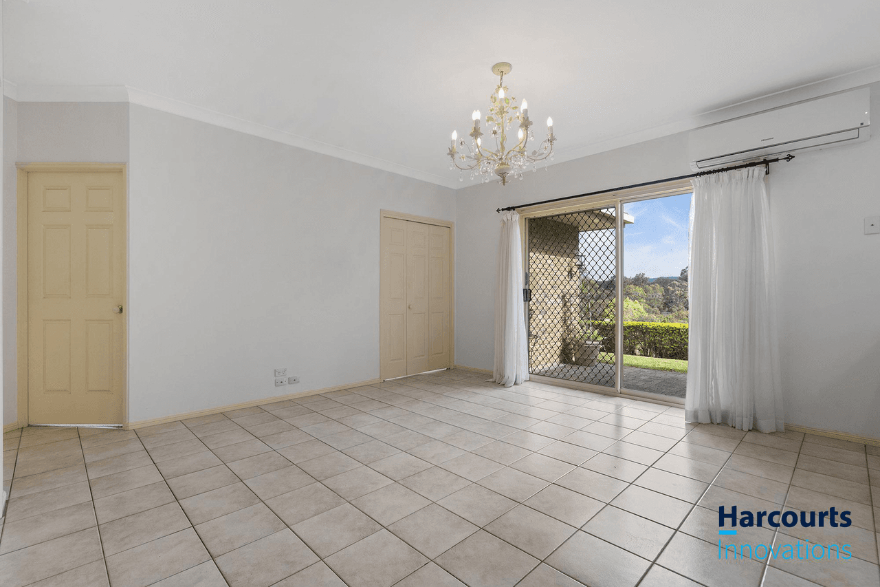 6 Kings Park Court, OXENFORD, QLD 4210