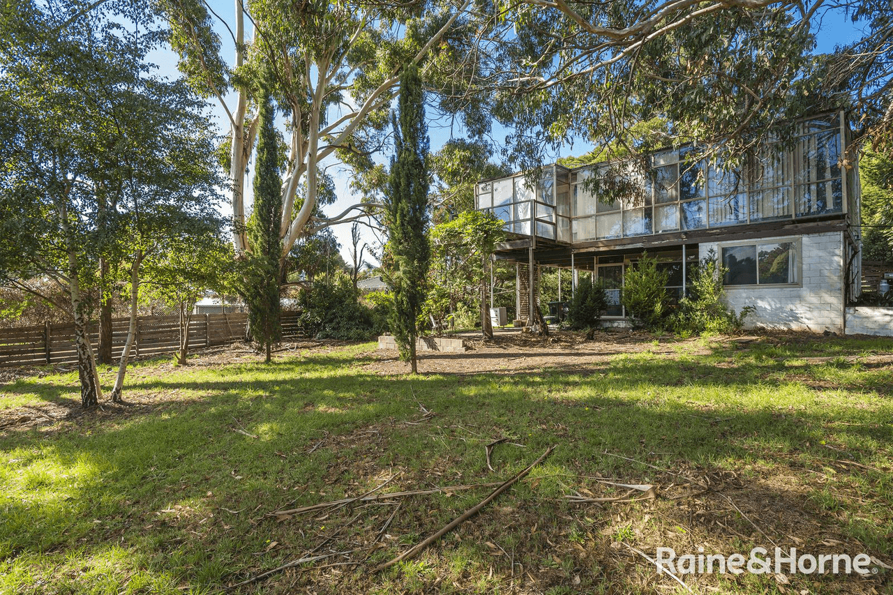 10 Booths Lane, WOODEND, VIC 3442