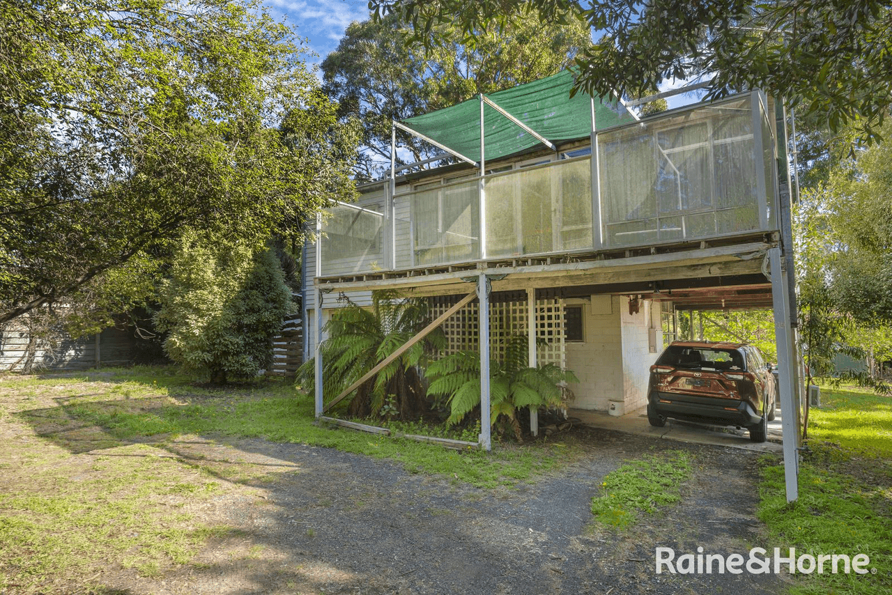 10 Booths Lane, WOODEND, VIC 3442