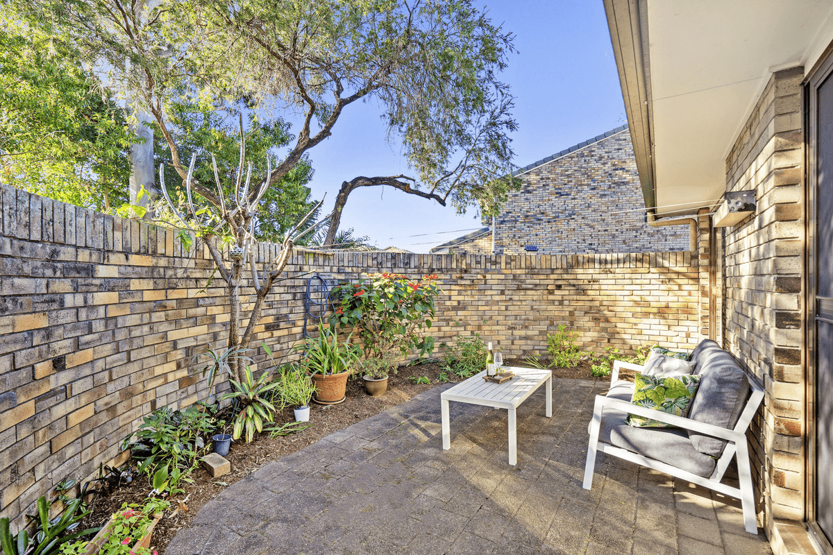 1/22-24 Dunlin Drive, Burleigh Waters, QLD 4220