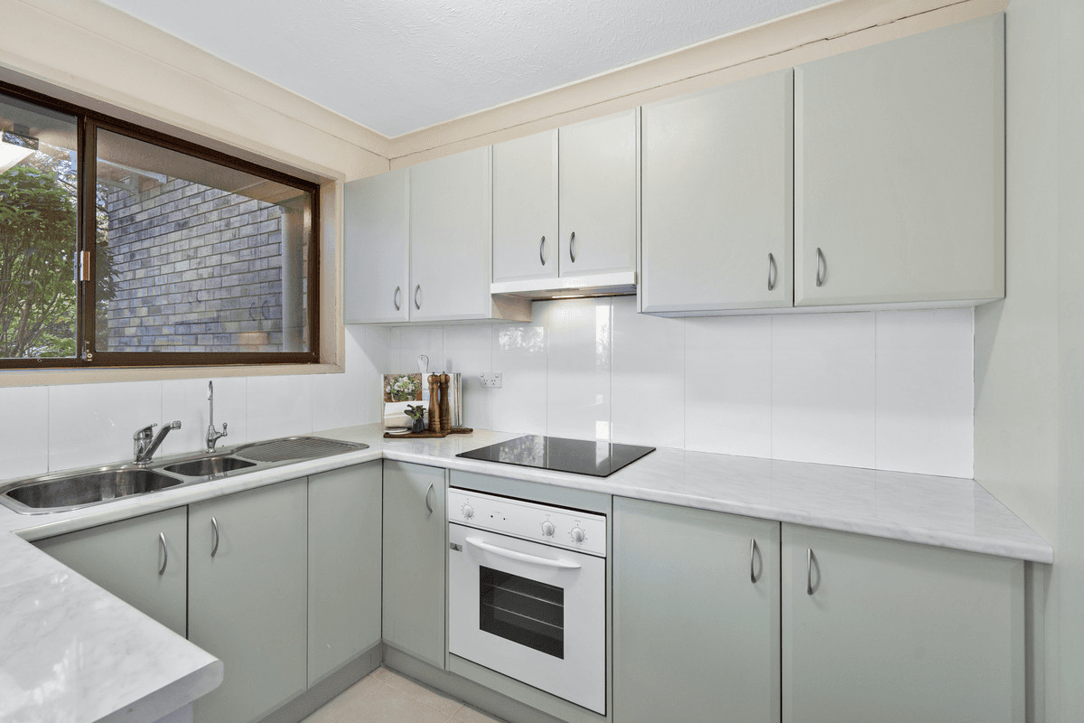 1/22-24 Dunlin Drive, Burleigh Waters, QLD 4220