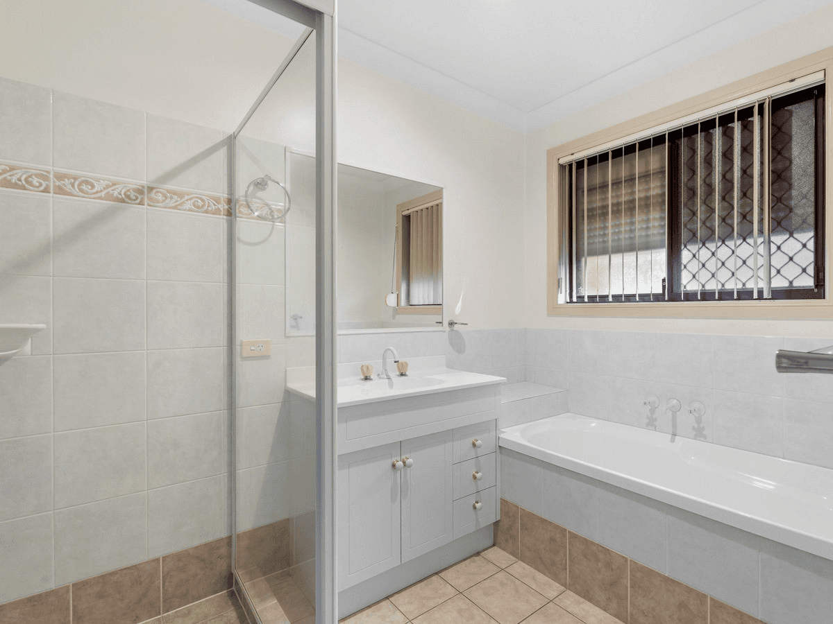 9 Regency Court, Strathpine, QLD 4500