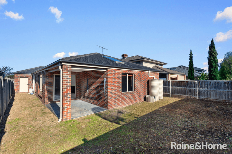 31 Waves Drive, POINT COOK, VIC 3030