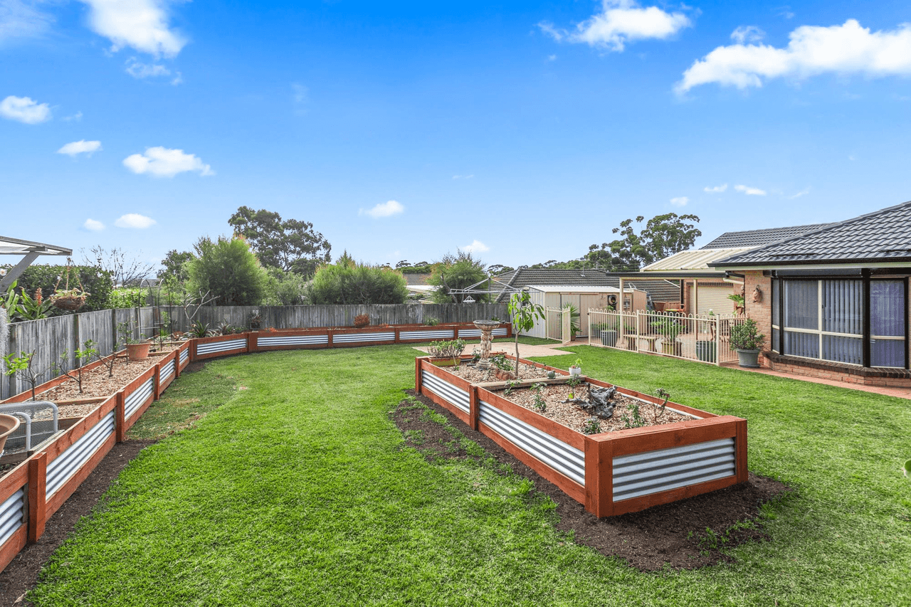 33 Leo Drive, NARRAWALLEE, NSW 2539