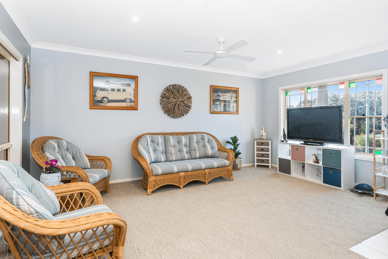 33 Leo Drive, NARRAWALLEE, NSW 2539