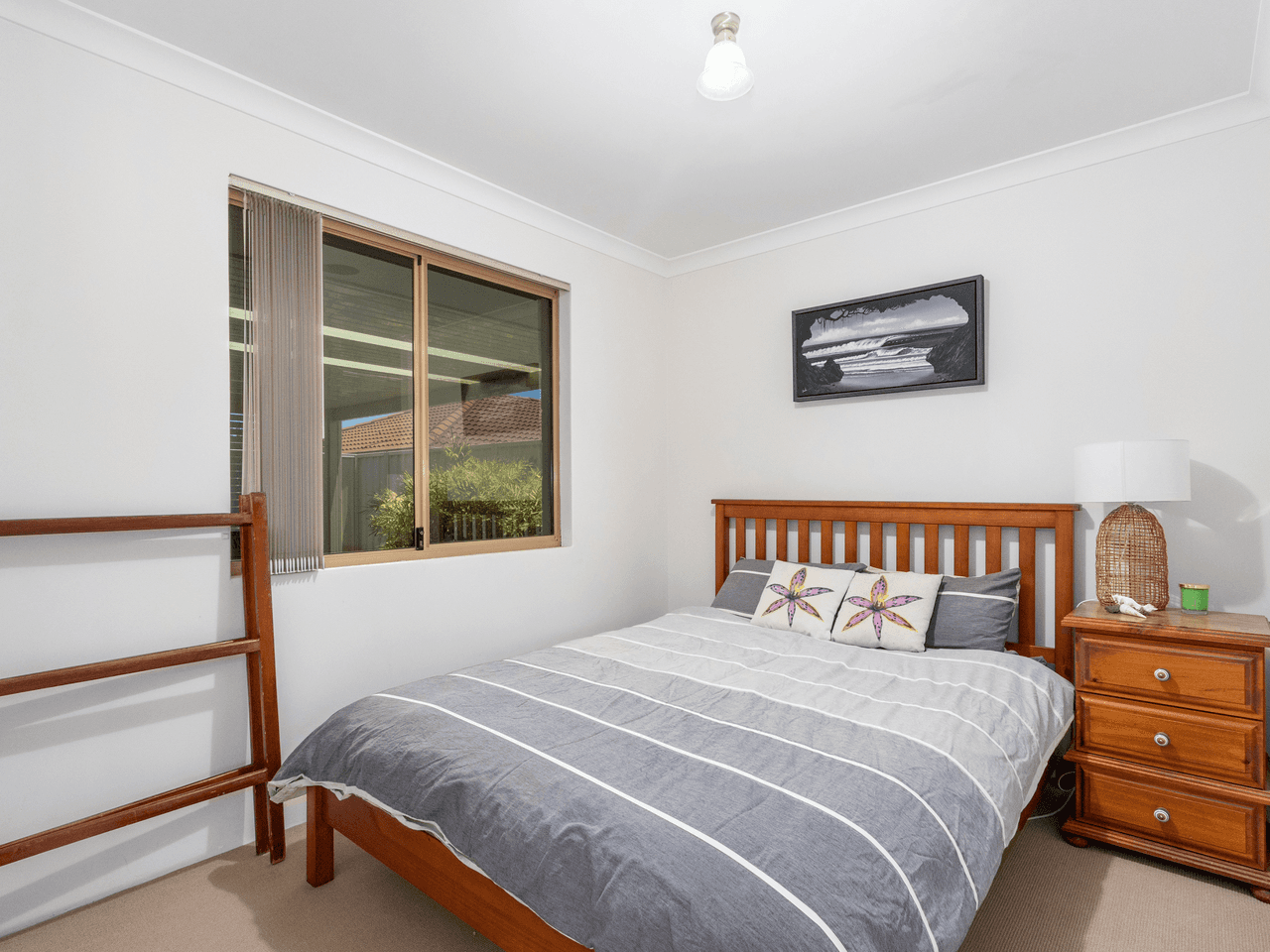 2/16 Andrea Way, QUEENS PARK, WA 6107