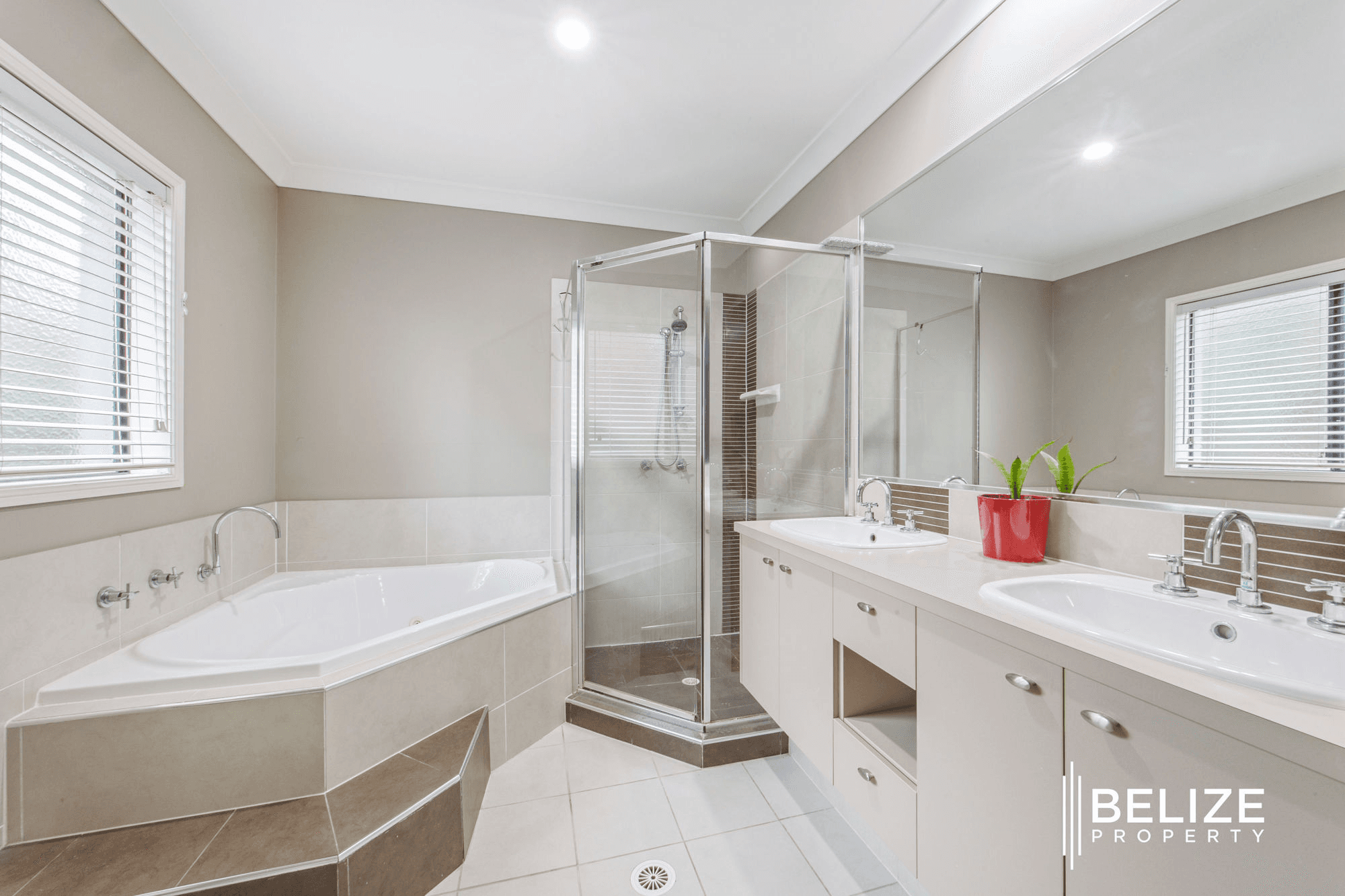 1 Peachester Close, ORMEAU, QLD 4208