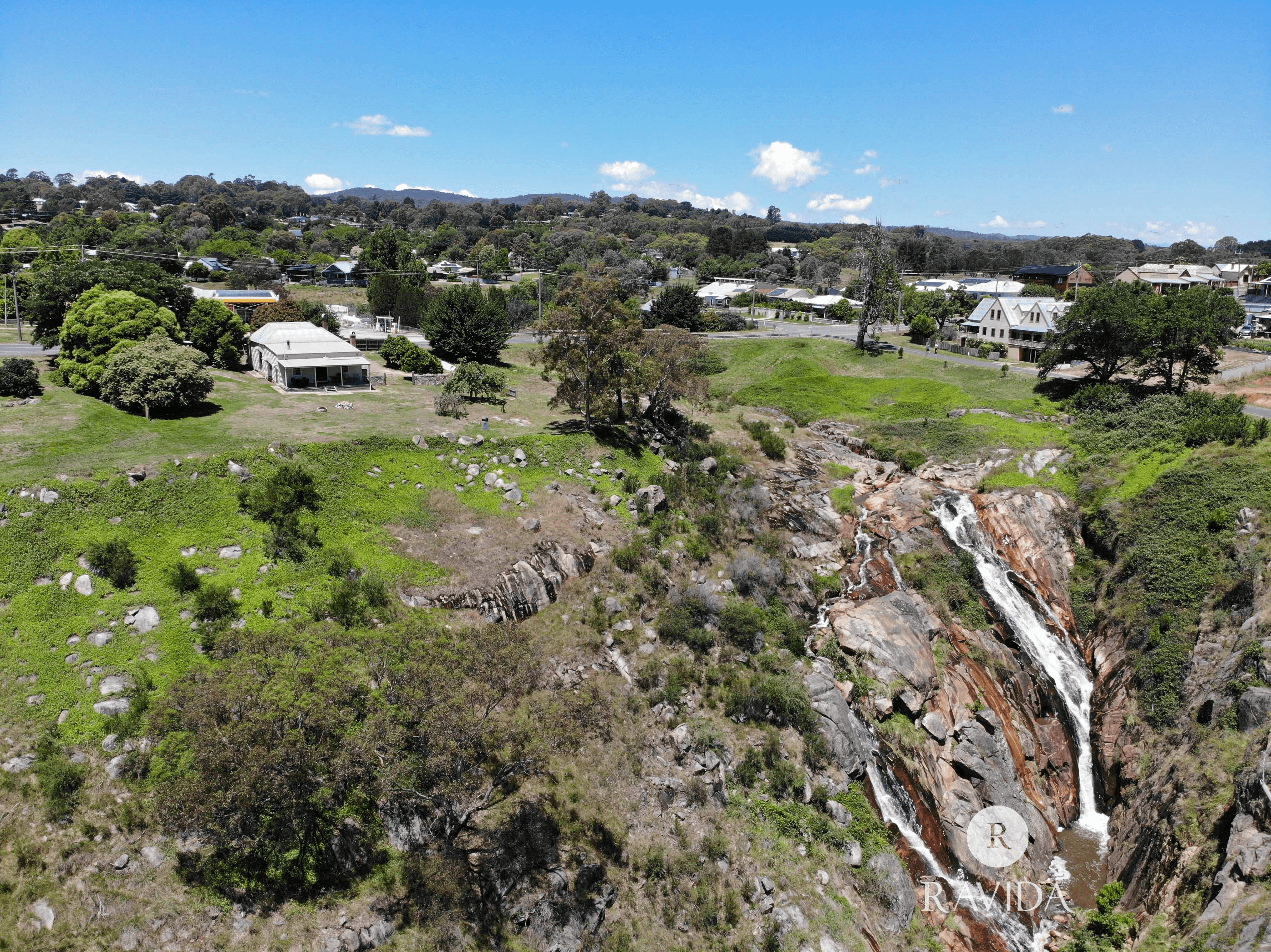 1 FORD STREET, BEECHWORTH, VIC 3747