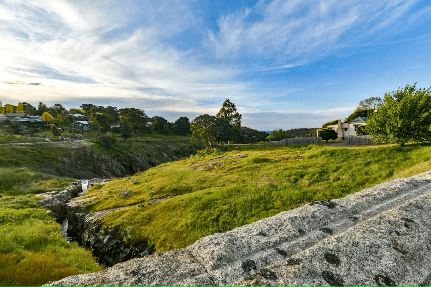 1 FORD STREET, BEECHWORTH, VIC 3747