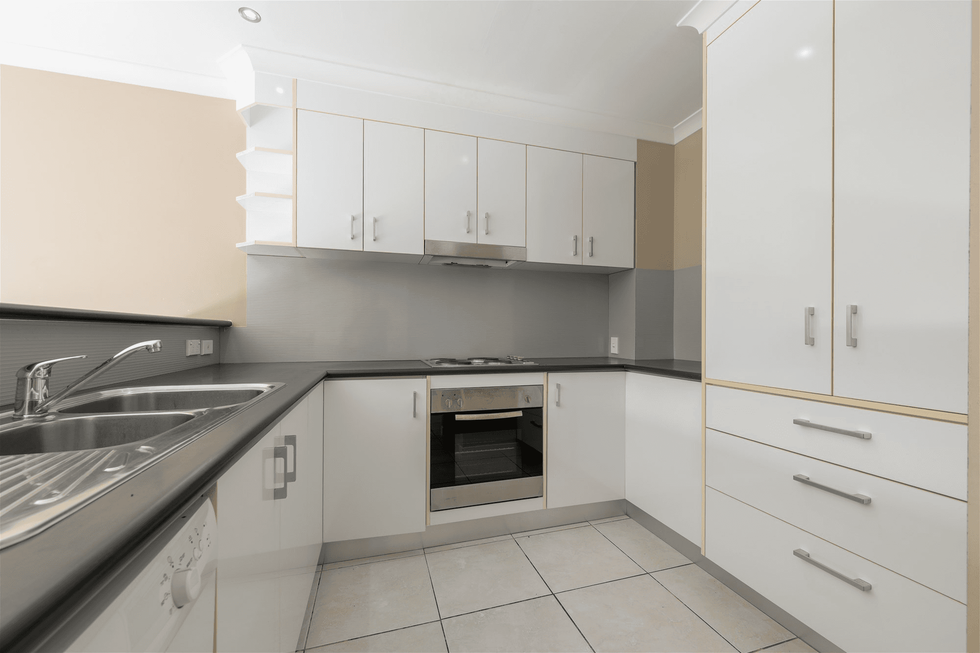 2/25 Roberts Street, SOUTH GLADSTONE, QLD 4680