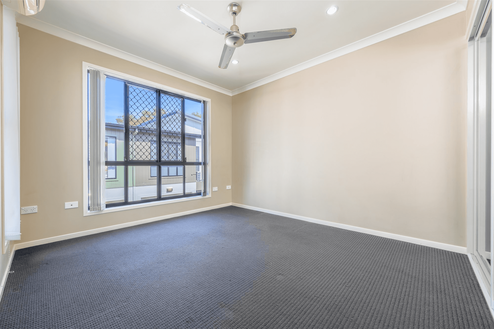 2/25 Roberts Street, SOUTH GLADSTONE, QLD 4680
