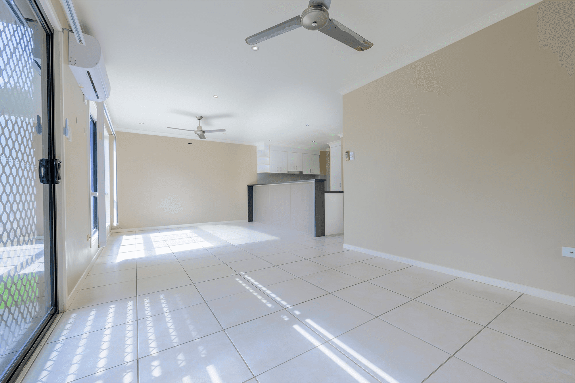 2/25 Roberts Street, SOUTH GLADSTONE, QLD 4680