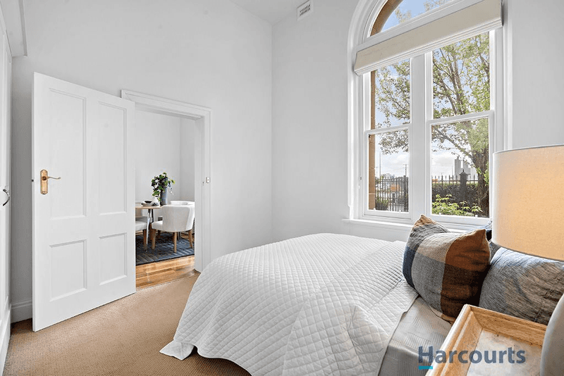 2A/300 GIllies Street North, Wendouree, VIC 3355