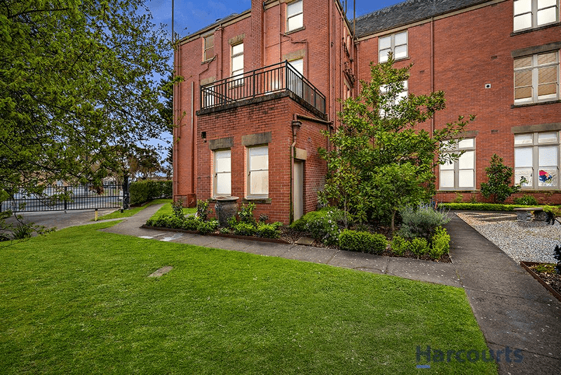 2A/300 GIllies Street North, Wendouree, VIC 3355