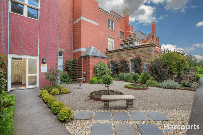 2A/300 GIllies Street North, Wendouree, VIC 3355