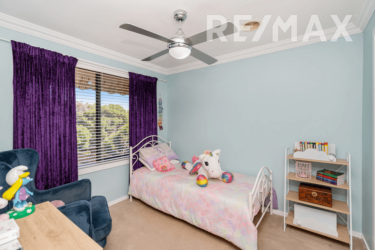 4 Lincoln Avenue, TOLLAND, NSW 2650