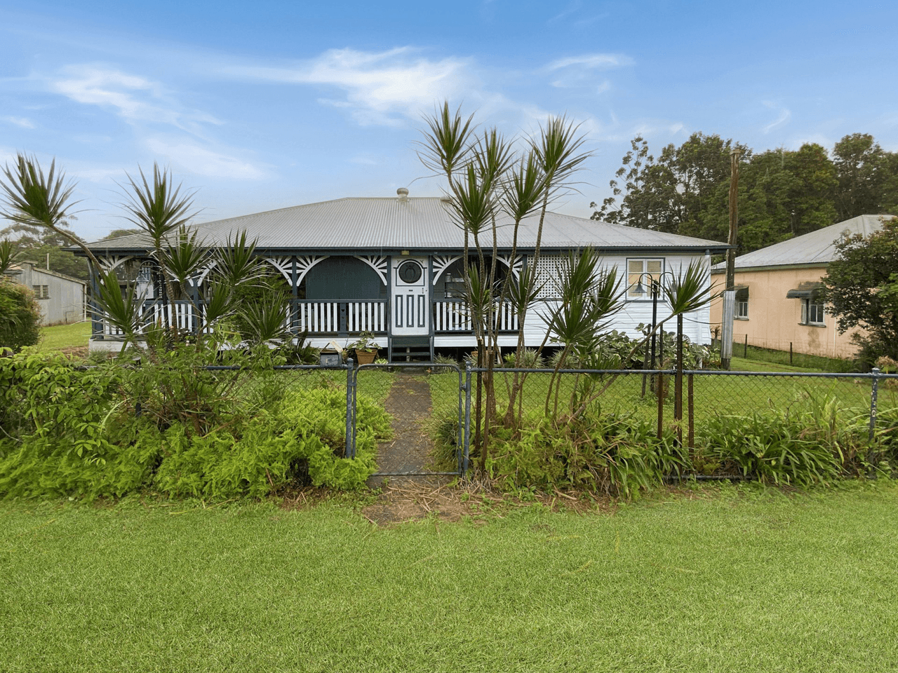 12 Wattle Street, MILLAA MILLAA, QLD 4886