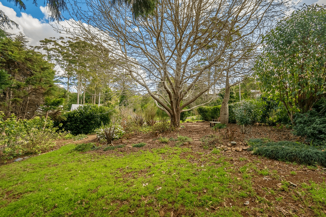 11 Cayambe Court, TAMBORINE MOUNTAIN, QLD 4272