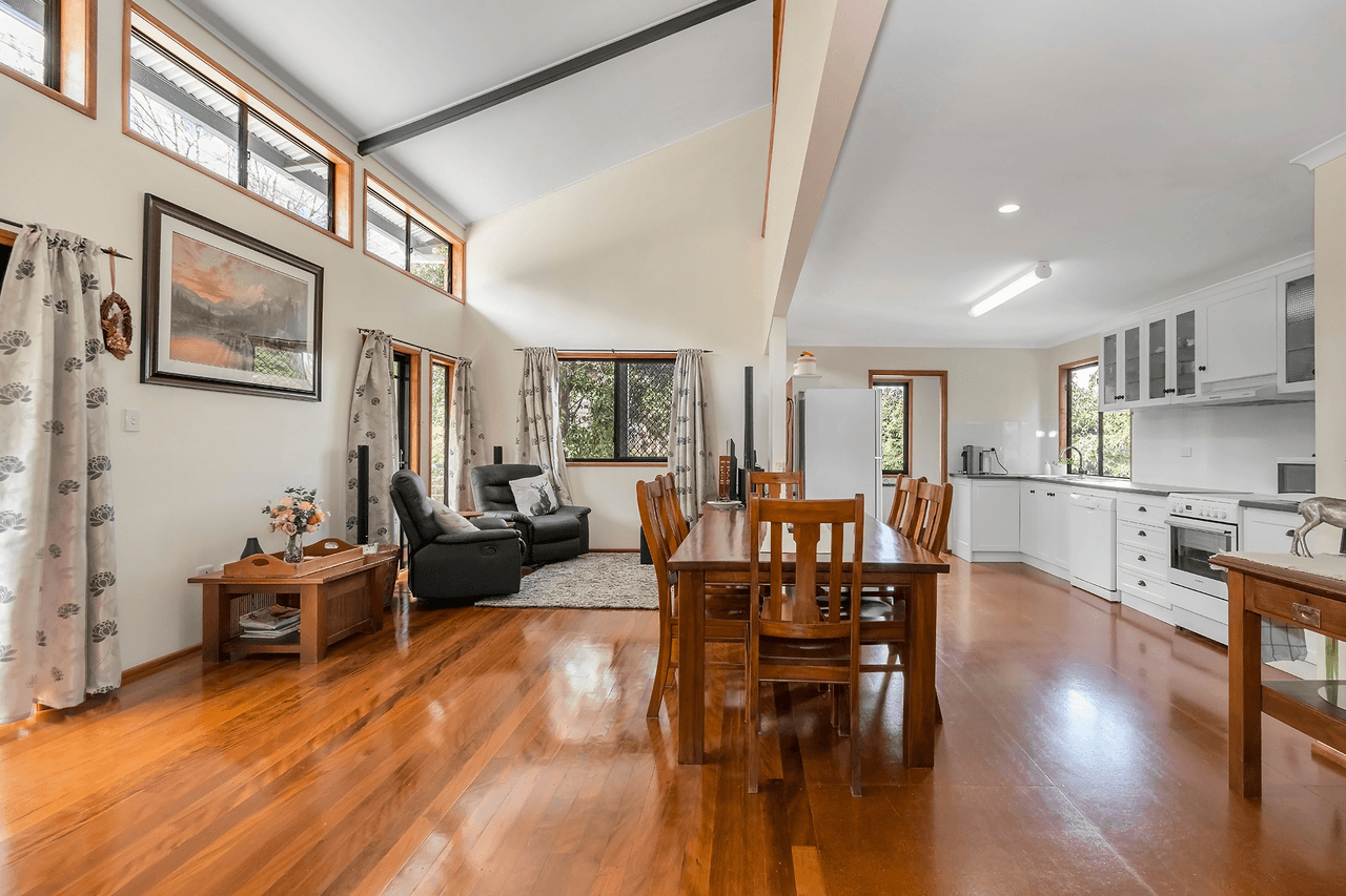 11 Cayambe Court, TAMBORINE MOUNTAIN, QLD 4272