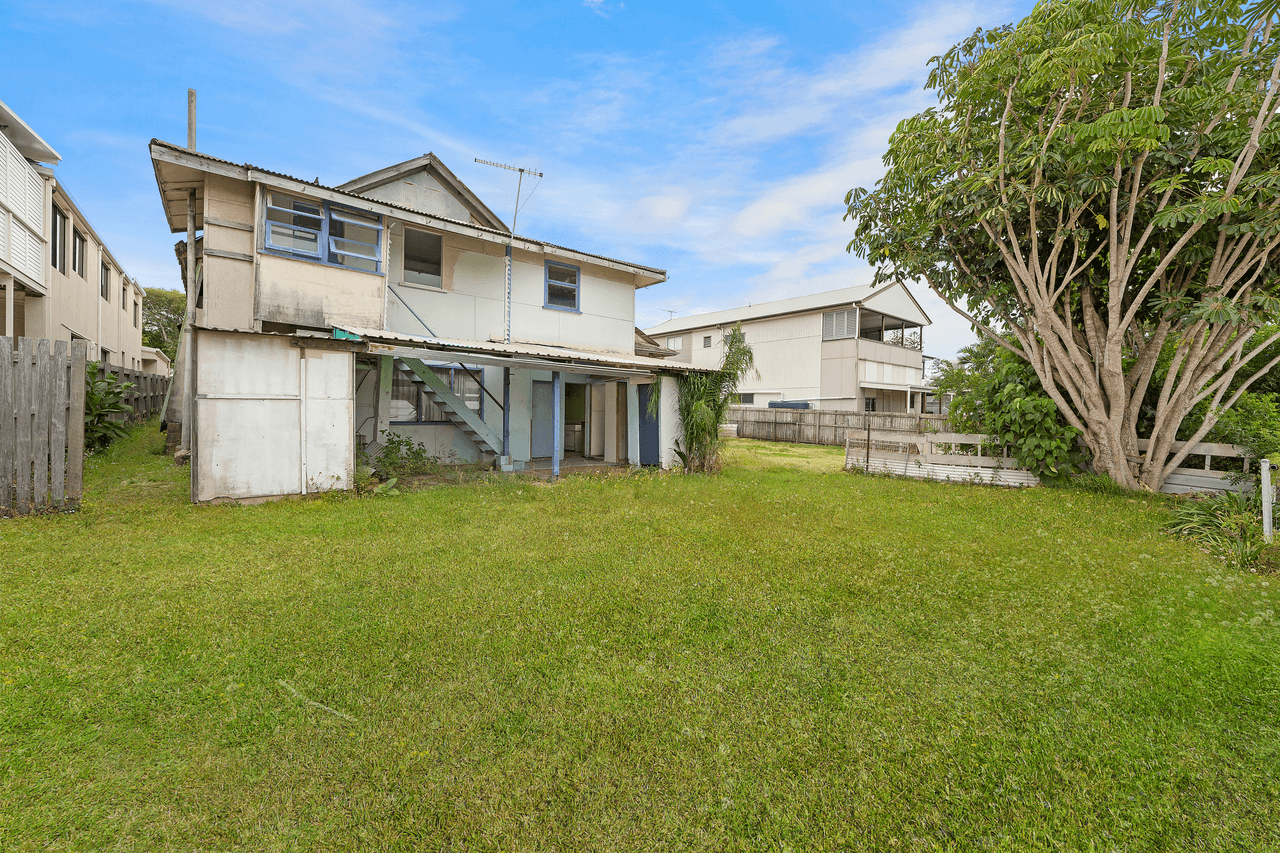 42 Landsborough Avenue, SCARBOROUGH, QLD 4020