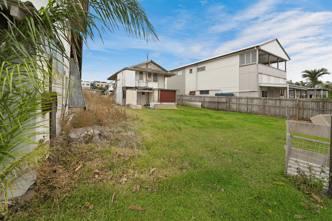 42 Landsborough Avenue, SCARBOROUGH, QLD 4020