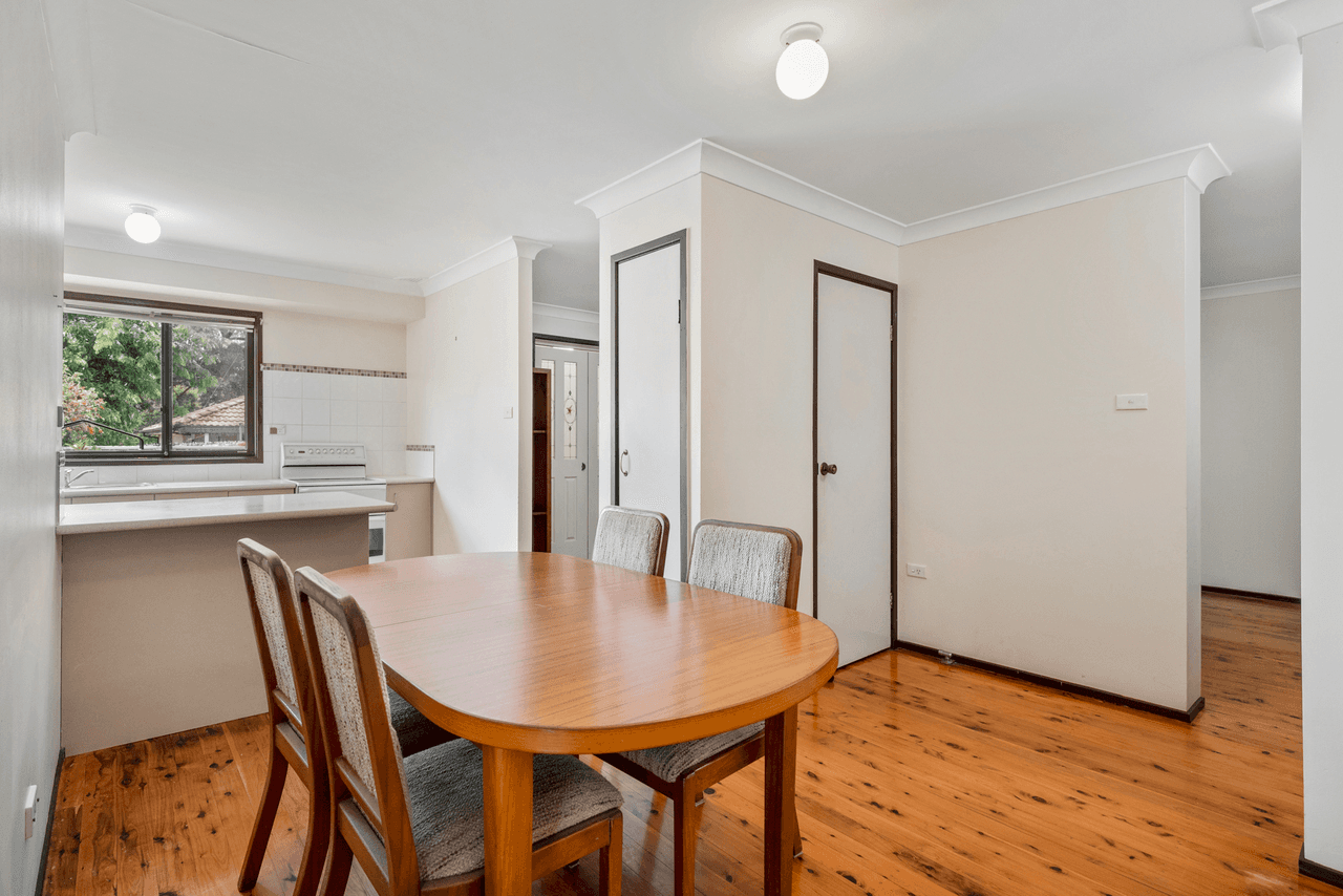 61 Hamlet Crescent, ROSEMEADOW, NSW 2560